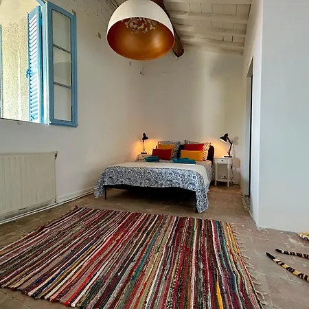 La Ou Je T Emmenerai Bed & Breakfast *