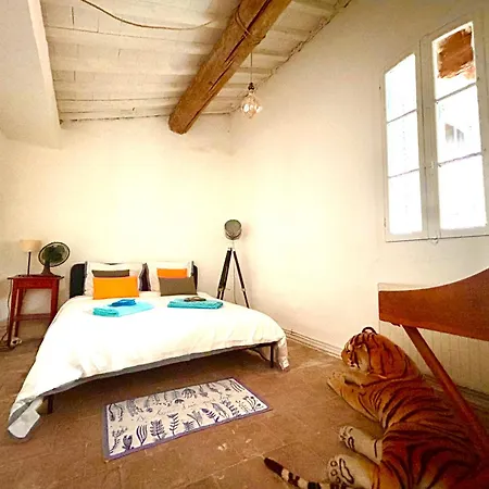 La Ou Je T Emmenerai Bed & Breakfast